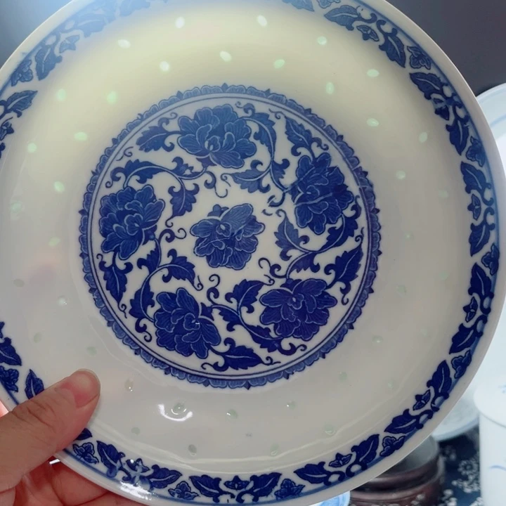 青花玲珑8寸窝盘牡丹花
