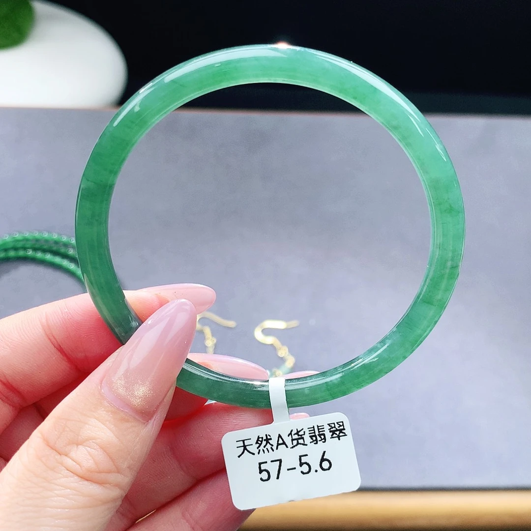 未镶嵌手镯（圆镯）翡翠