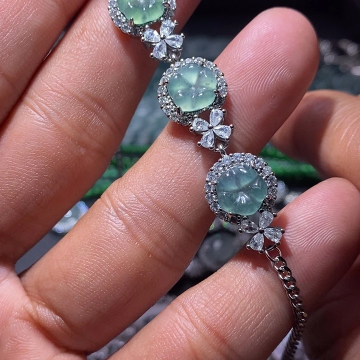 翡翠未镶嵌颈饰天然翡翠