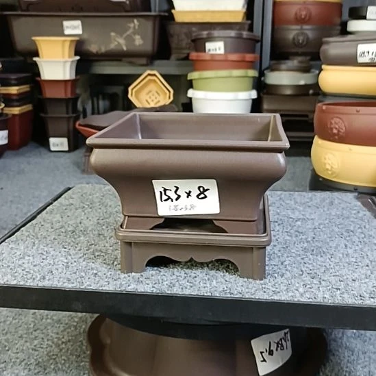 1只咖色15.4cm四方斗笠盆（配底座）
