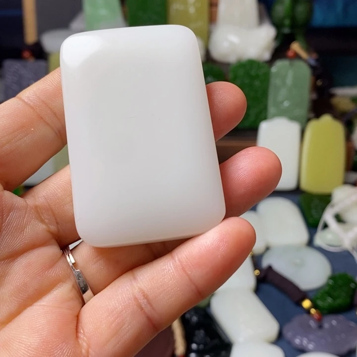 吊坠(赠链)未镶嵌和田玉