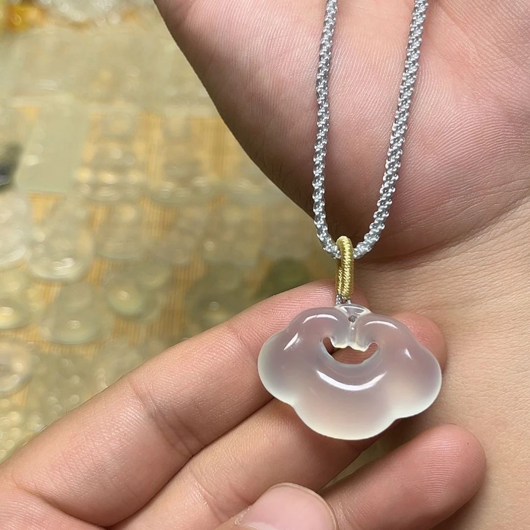 蛇纹石玉未镶嵌颈饰吊坠