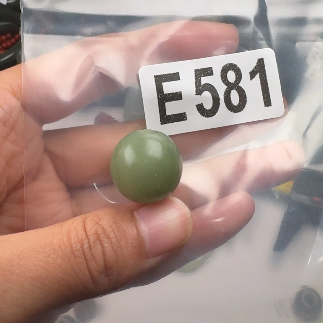 和田玉未镶嵌珠宝奇石18