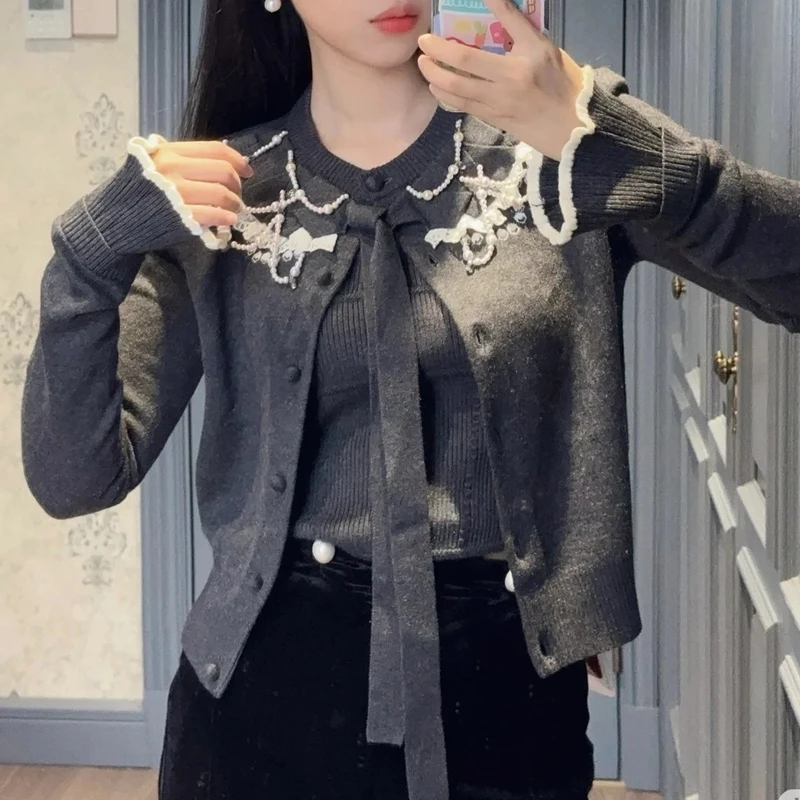 兮兮定制秋冬新款千金感系带重工钉珠灰色针织开衫两件套