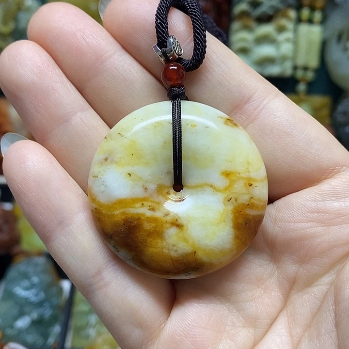 岫玉未镶嵌吊坠(赠链)