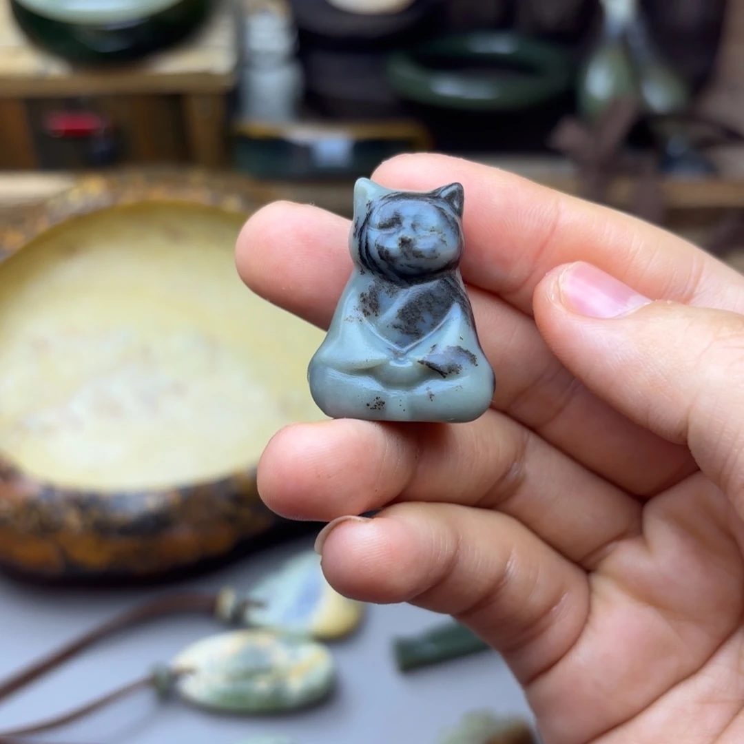 和田玉未镶嵌颈饰小摆件