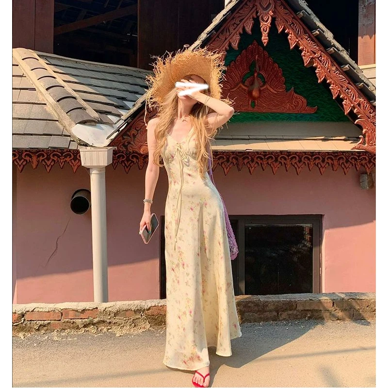 【现货专属】05022吊带连衣裙女型性感收腰设计感小众显瘦长裙女