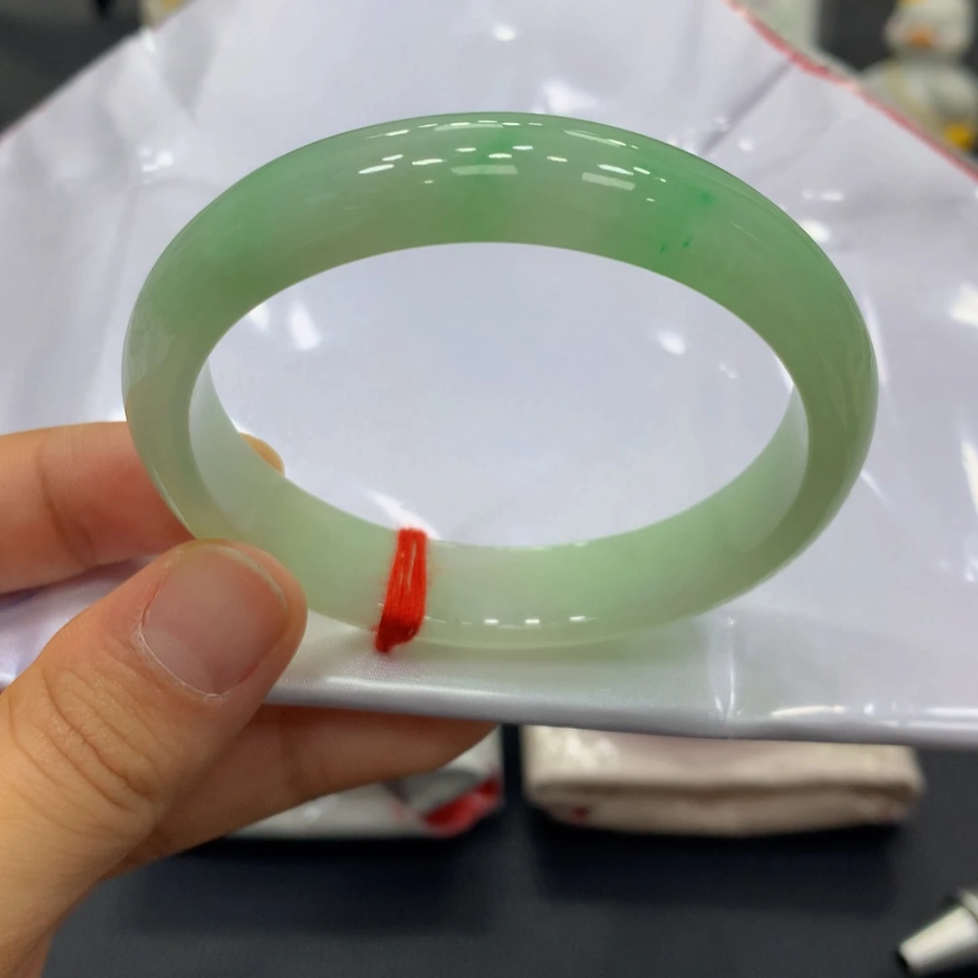 翡翠手镯未镶嵌翡翠19