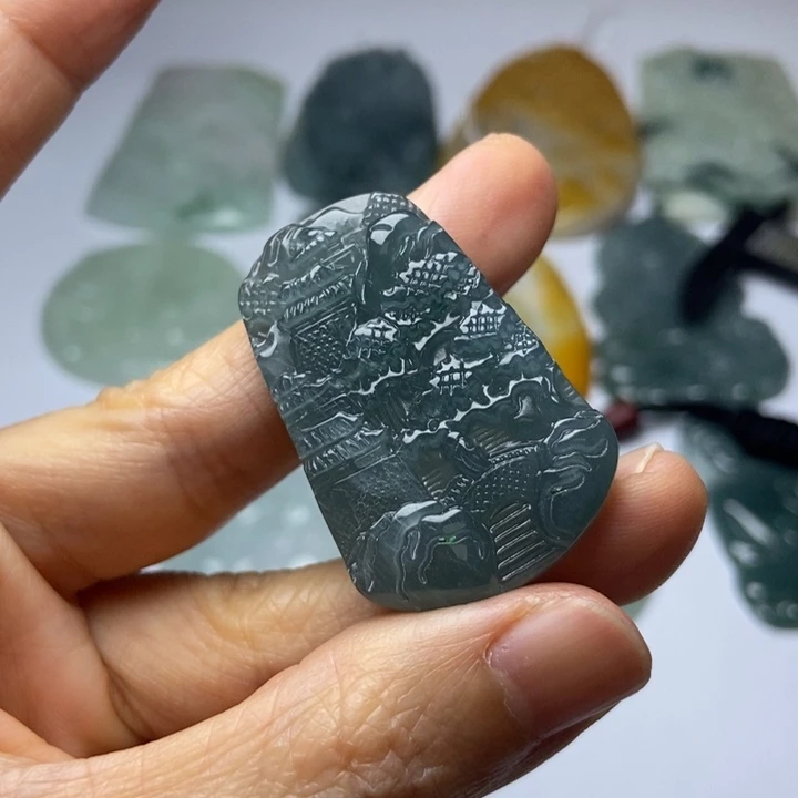 翡翠未镶嵌颈饰翡翠