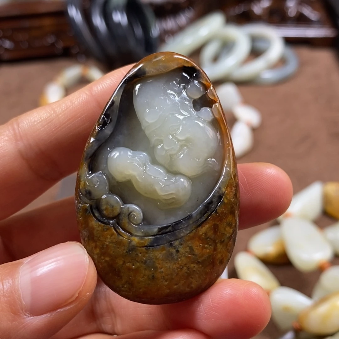 爪***福和田玉未镶嵌挂件