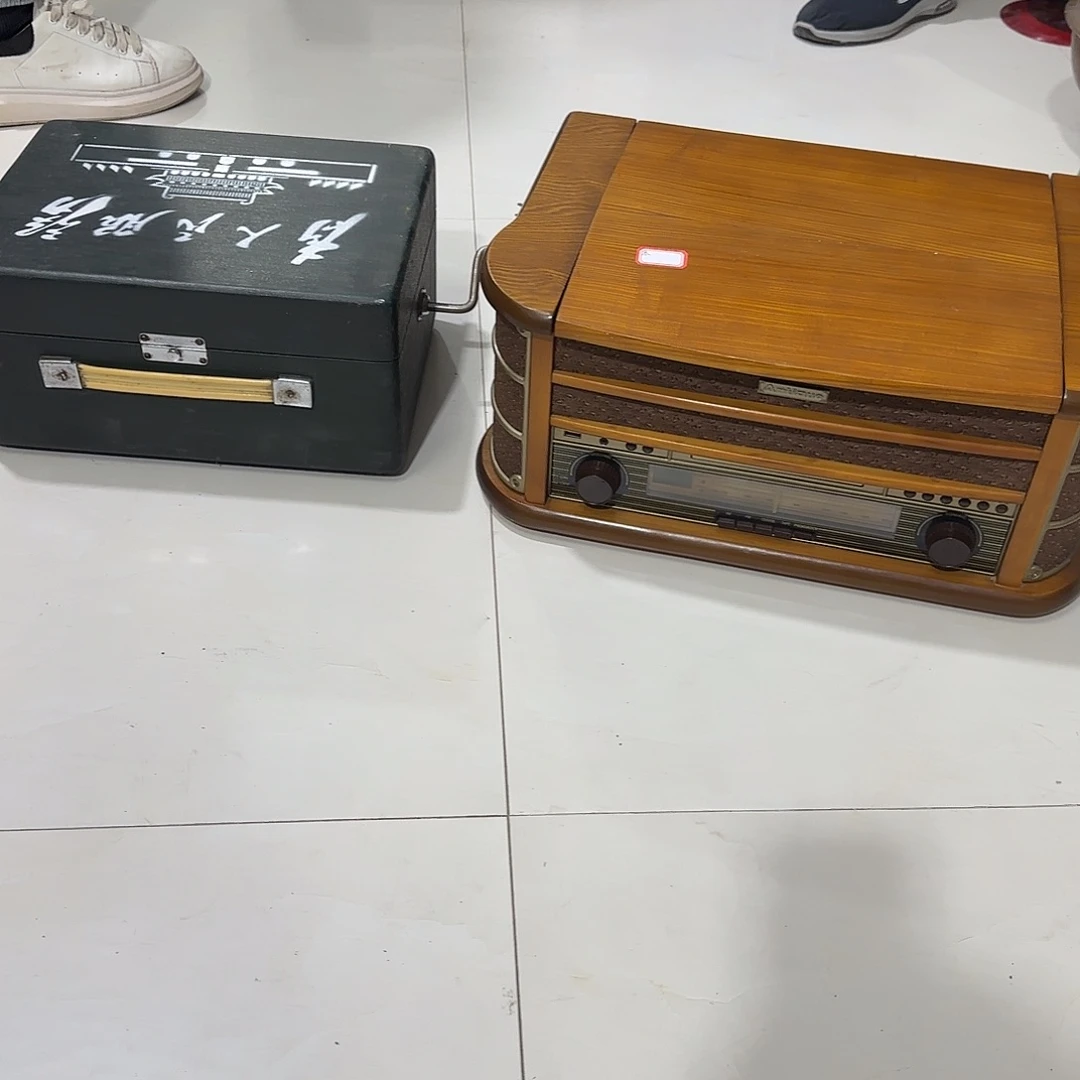 许***商有机玻璃两盒唱机一物一拍