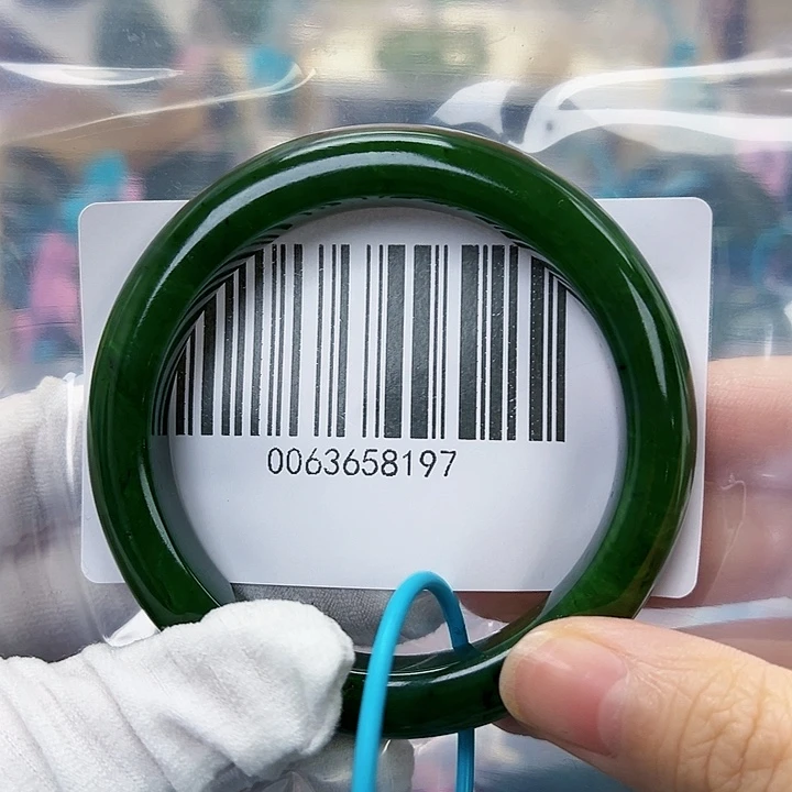 和田玉未镶嵌手镯微瑕5657