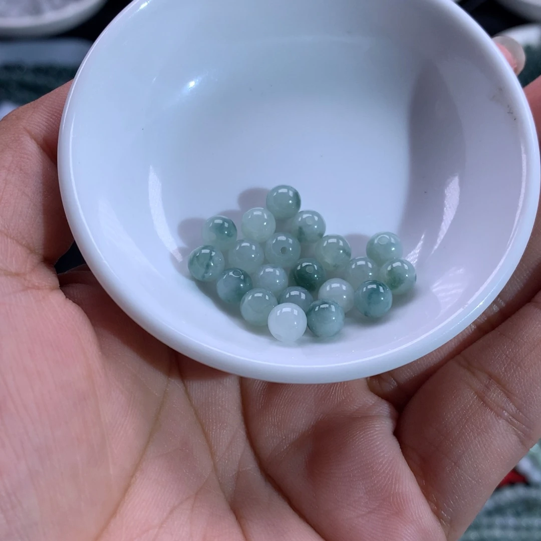 一***⁽散珠翡翠飘花卡5.8，20颗
