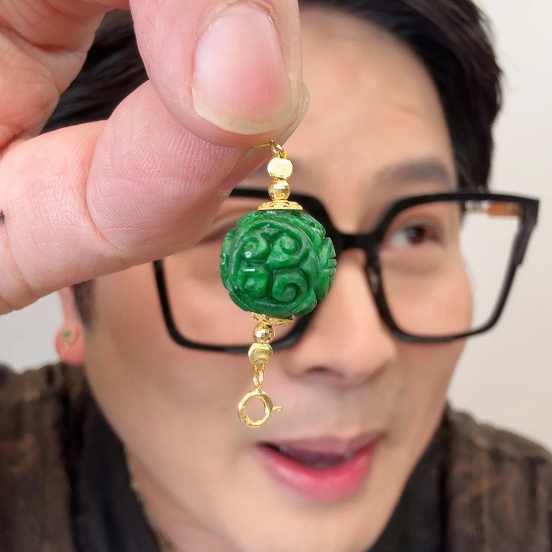 翡翠18K金镶嵌颈饰一件