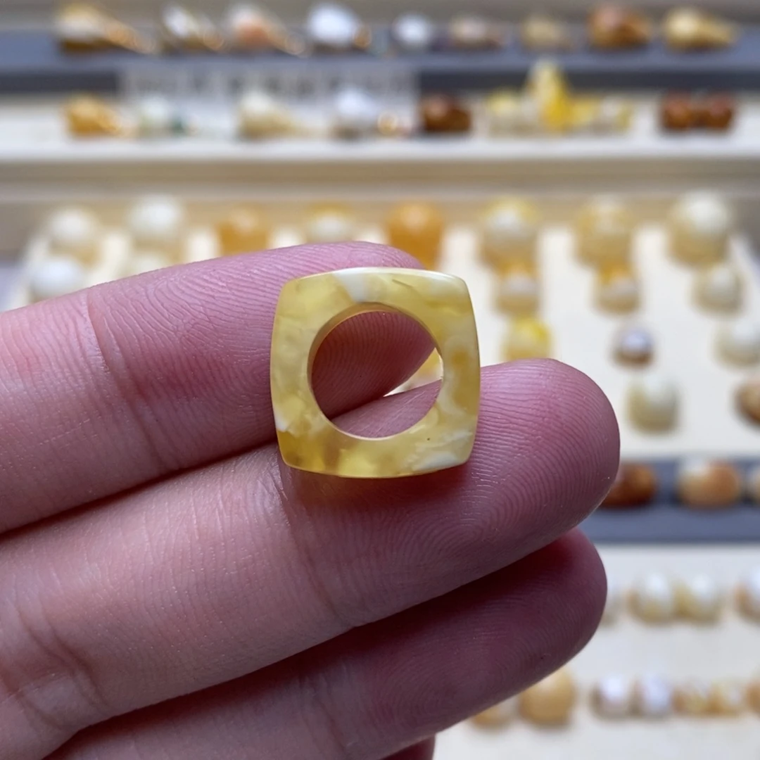 琥珀未镶嵌珠宝奇石