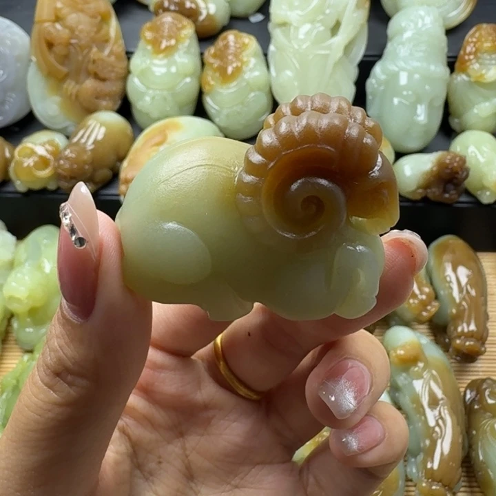 用***2和田玉未镶嵌挂件