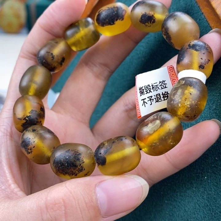 未镶嵌琥珀珠宝奇石