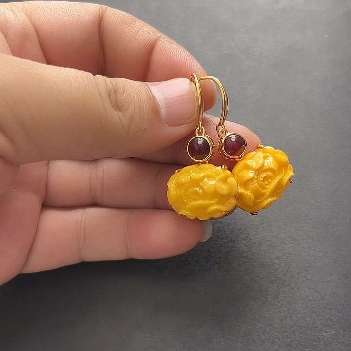 琥珀未镶嵌裸石耳坠