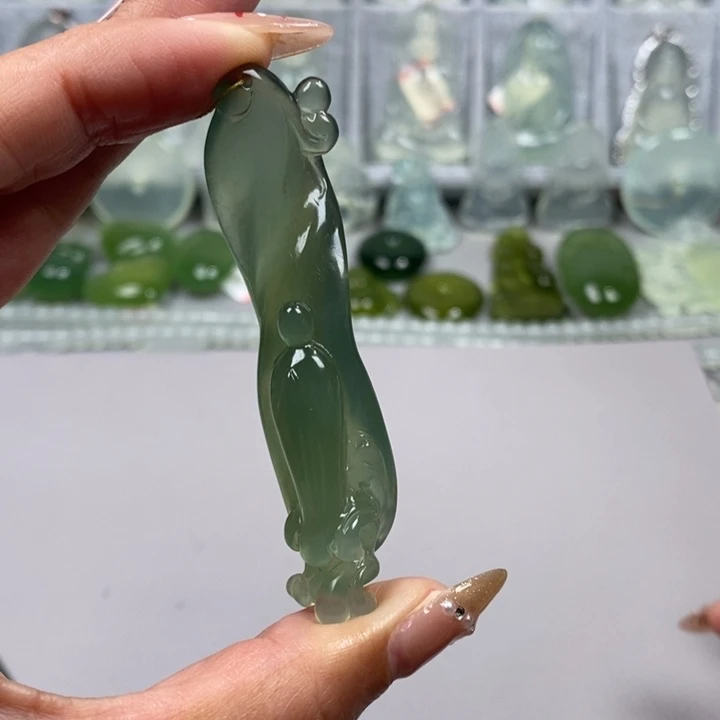 蛇纹石玉颈饰未镶嵌我****品