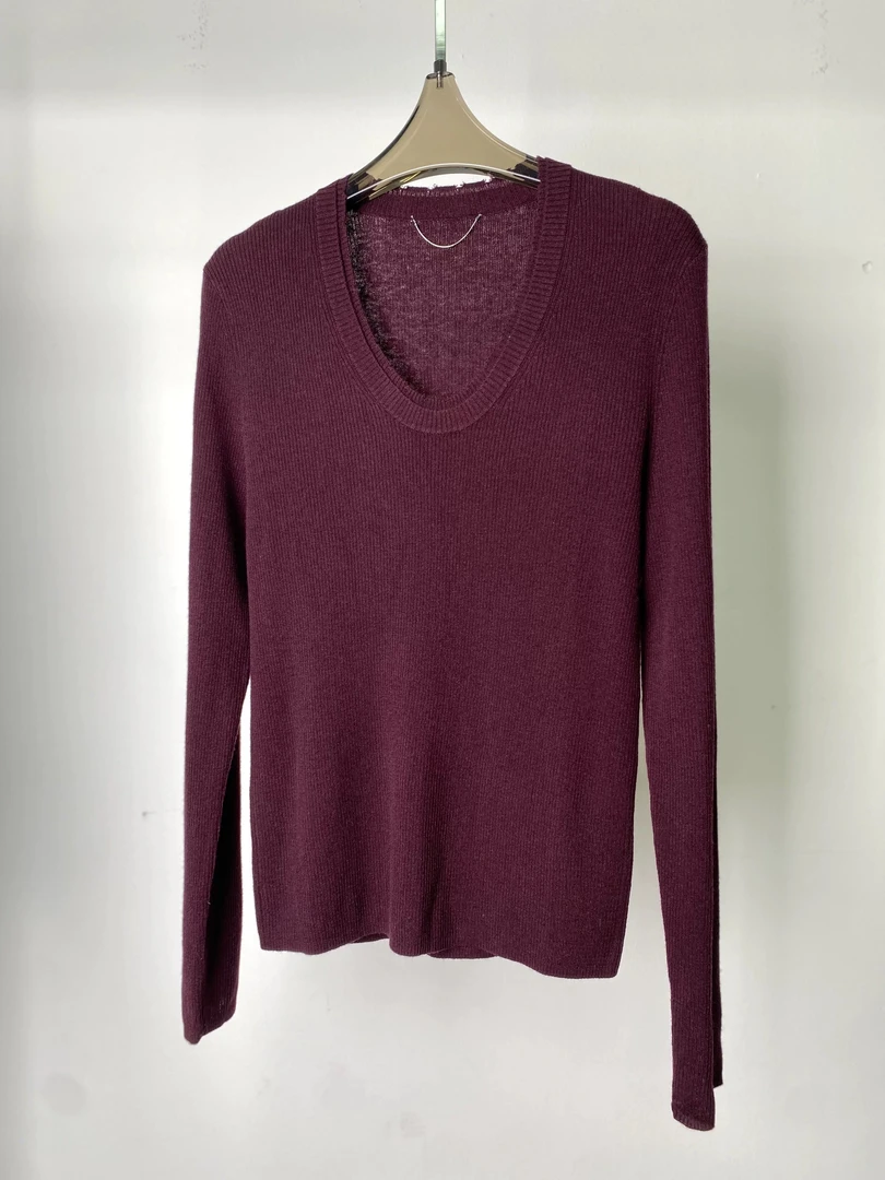 中易精纺细羊毛露丝领口针织长袖打底