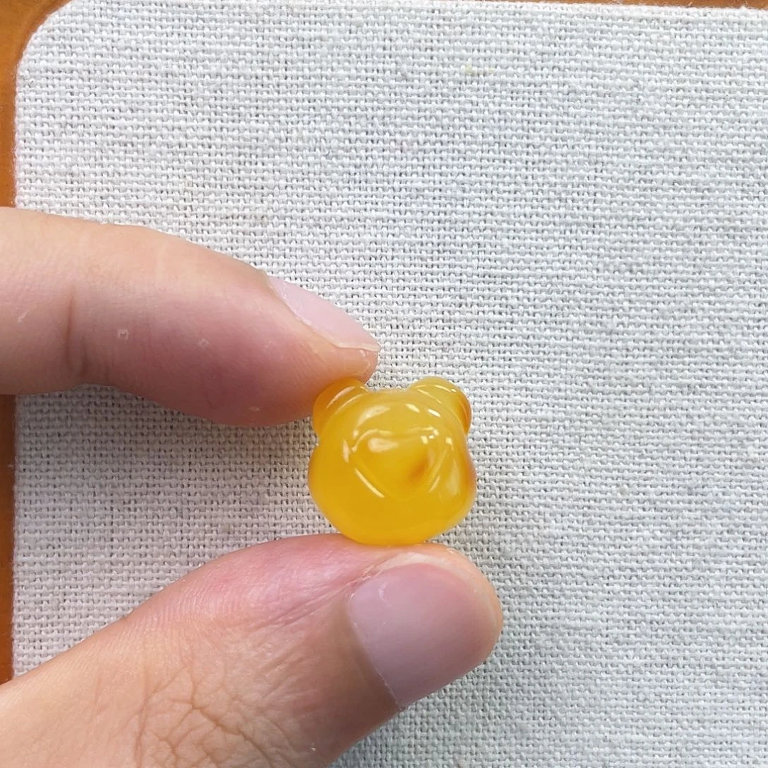 琥珀未镶嵌裸石焦皮料熊头