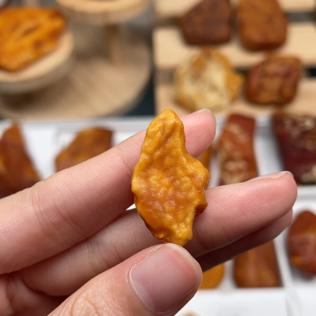 琥珀未镶嵌珠宝奇石