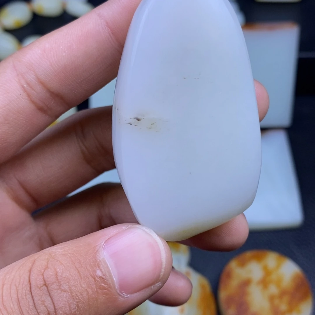 未镶嵌吊坠定制和田玉一**来