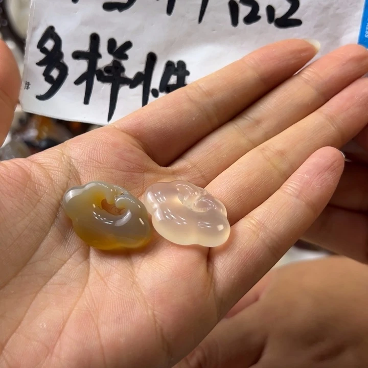 玛瑙/玉髓颈饰未镶嵌