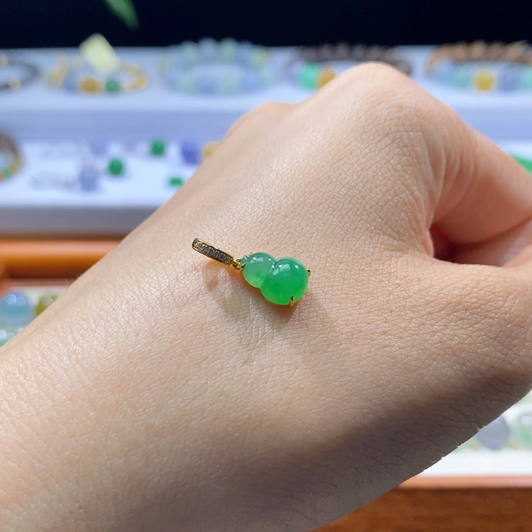 颈饰18K金镶嵌翡翠翡翠18k金冰阳绿葫芦