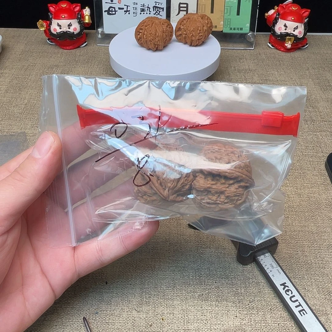 文玩核桃吊坠38白狮子