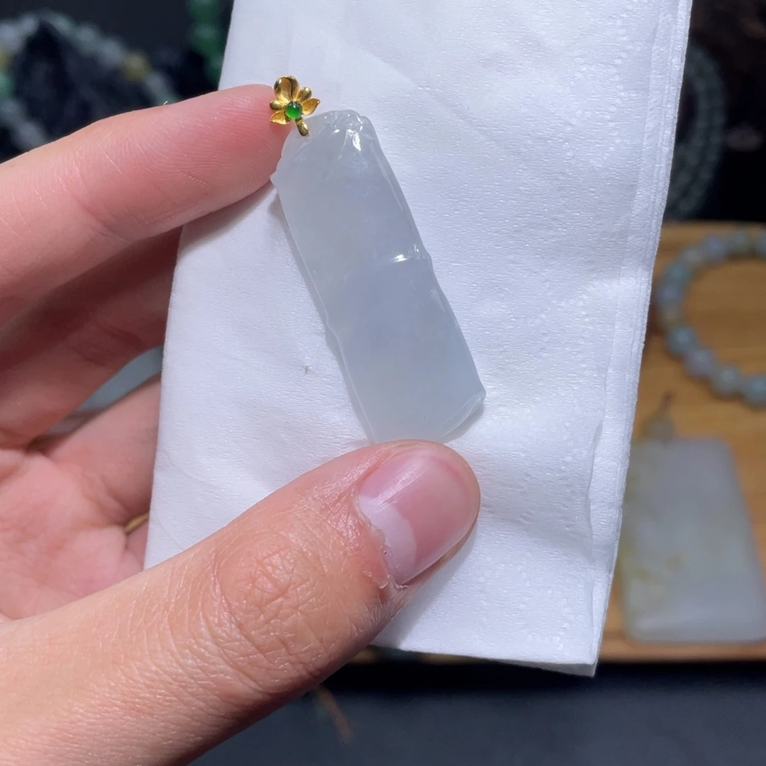 定制翡翠18K金镶嵌吊坠