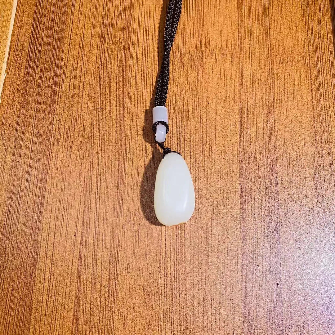 ZZ轻奢新疆一级白吊坠Z18