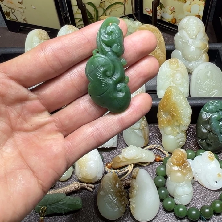 和田玉未镶嵌颈饰