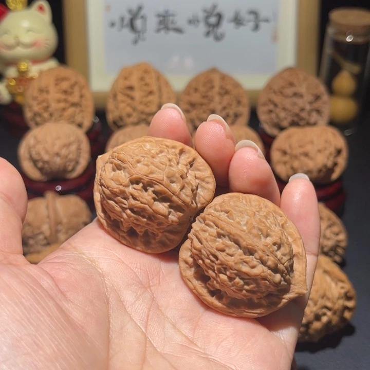 陈***超吊坠文玩核桃35野生小帽子