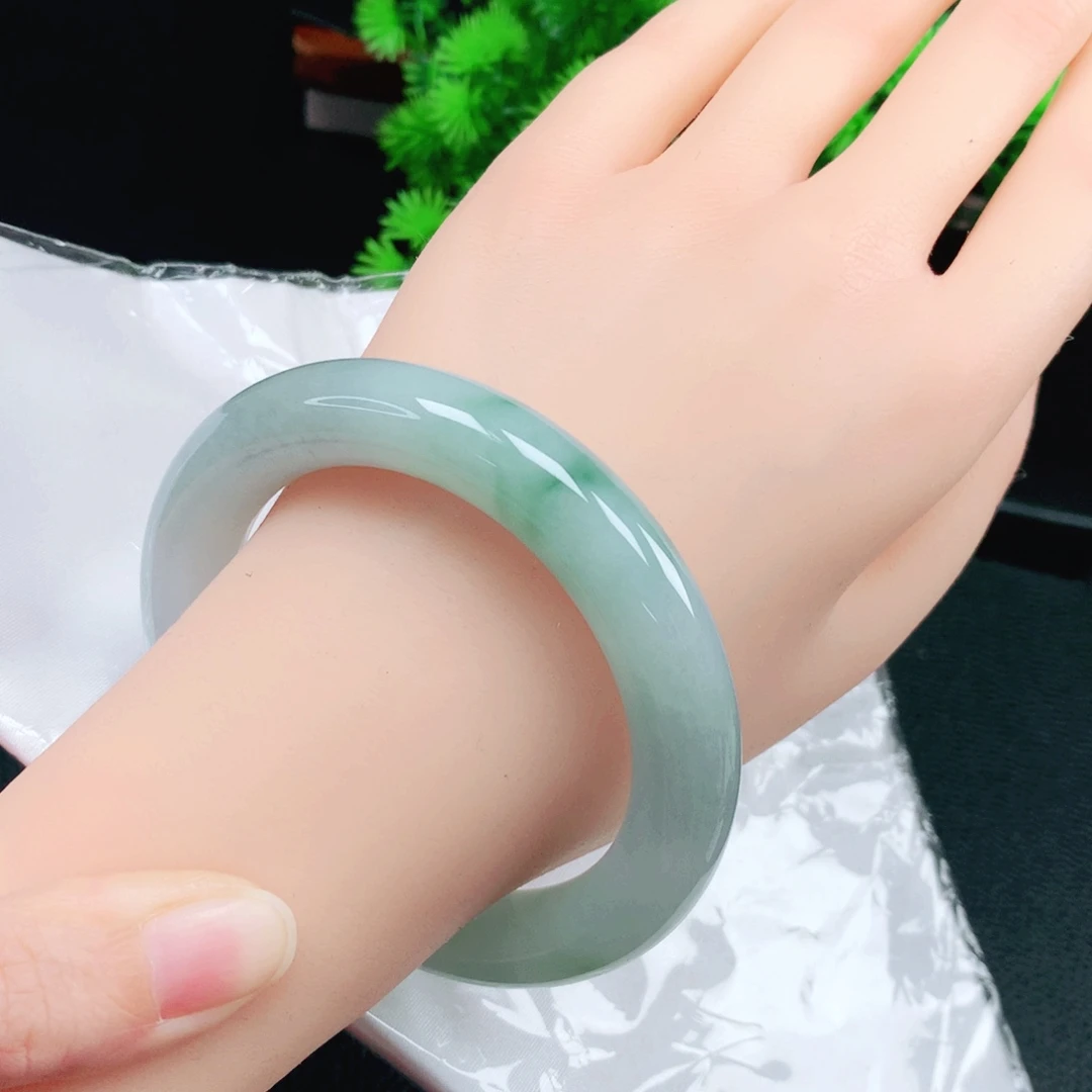 翡翠未镶嵌手镯58圈