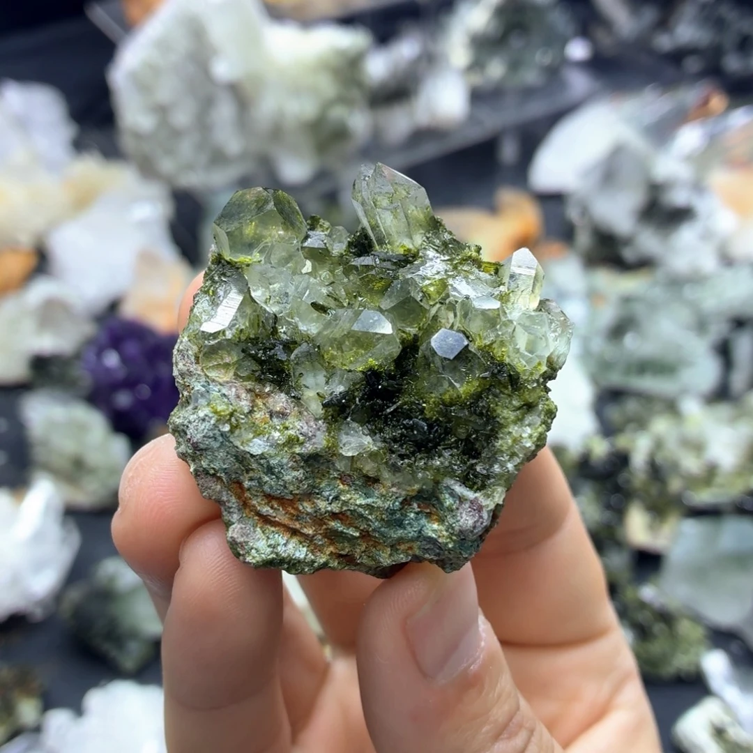 石材冰透新绿草地