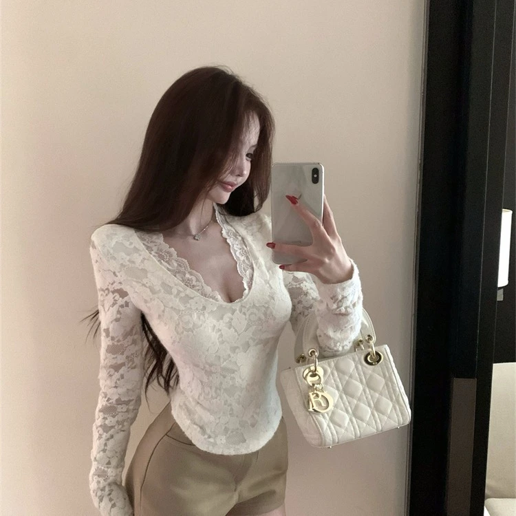 精选秋冬法式显瘦辣妹设计感纯欲加绒蕾丝打底衫女