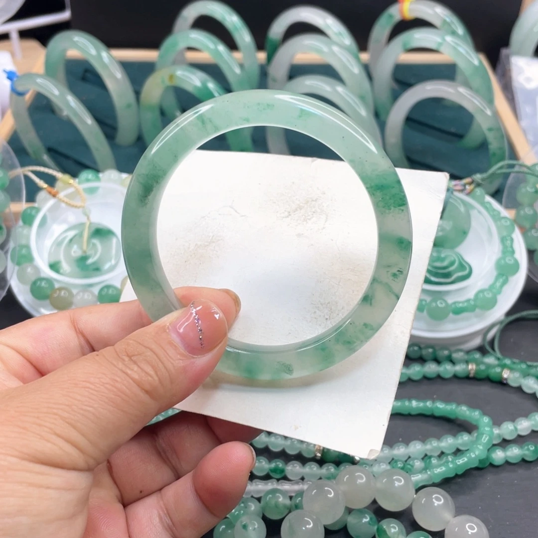 石英质玉未镶嵌手镯