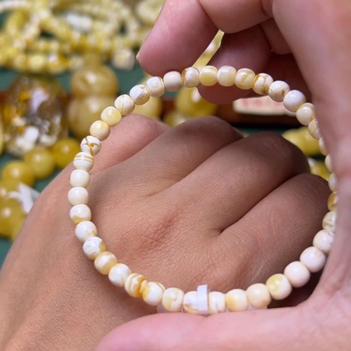 蜜蜡未镶嵌珠宝奇石