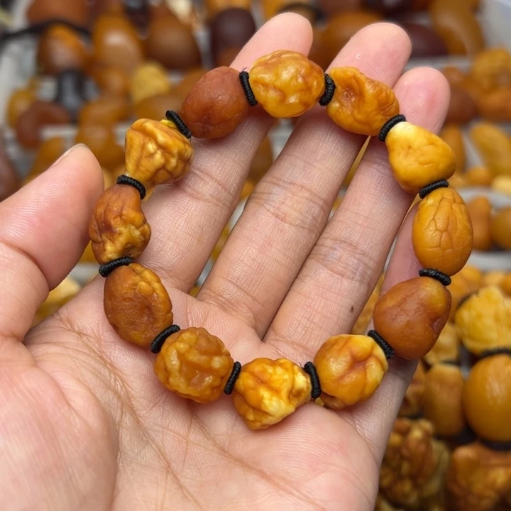 琥珀未镶嵌裸石天然蜜蜡