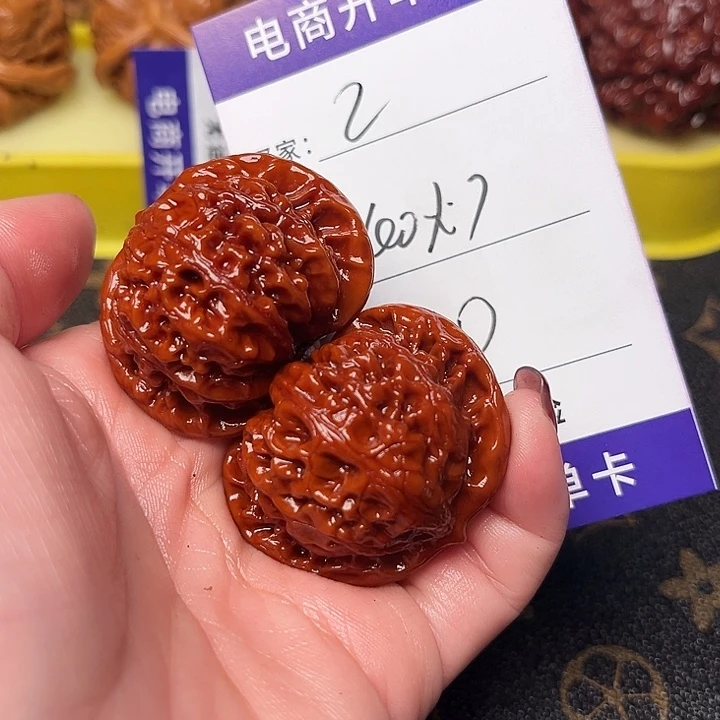 文玩核桃把件宫灯