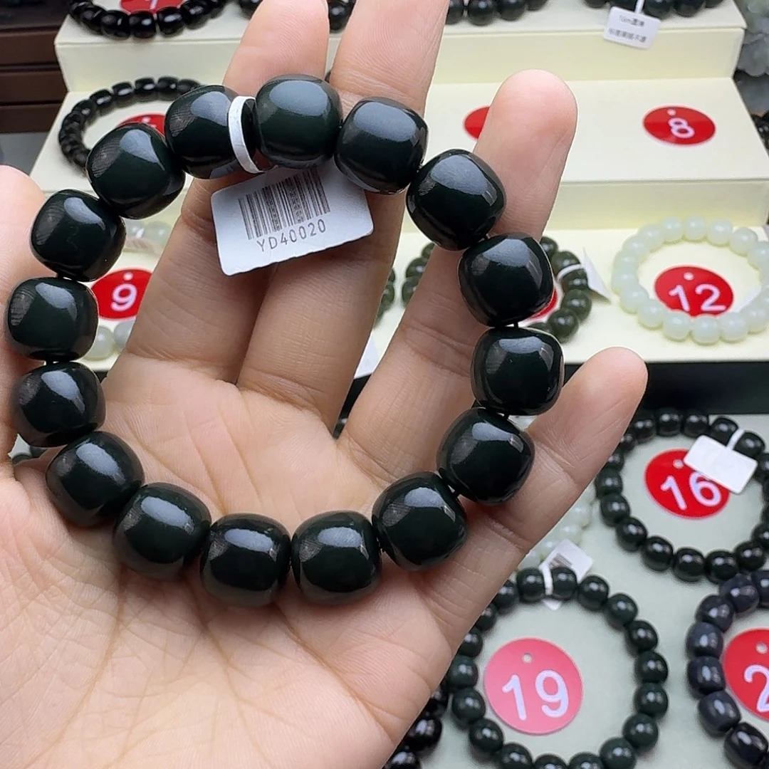 仁***和和田玉未镶嵌手串