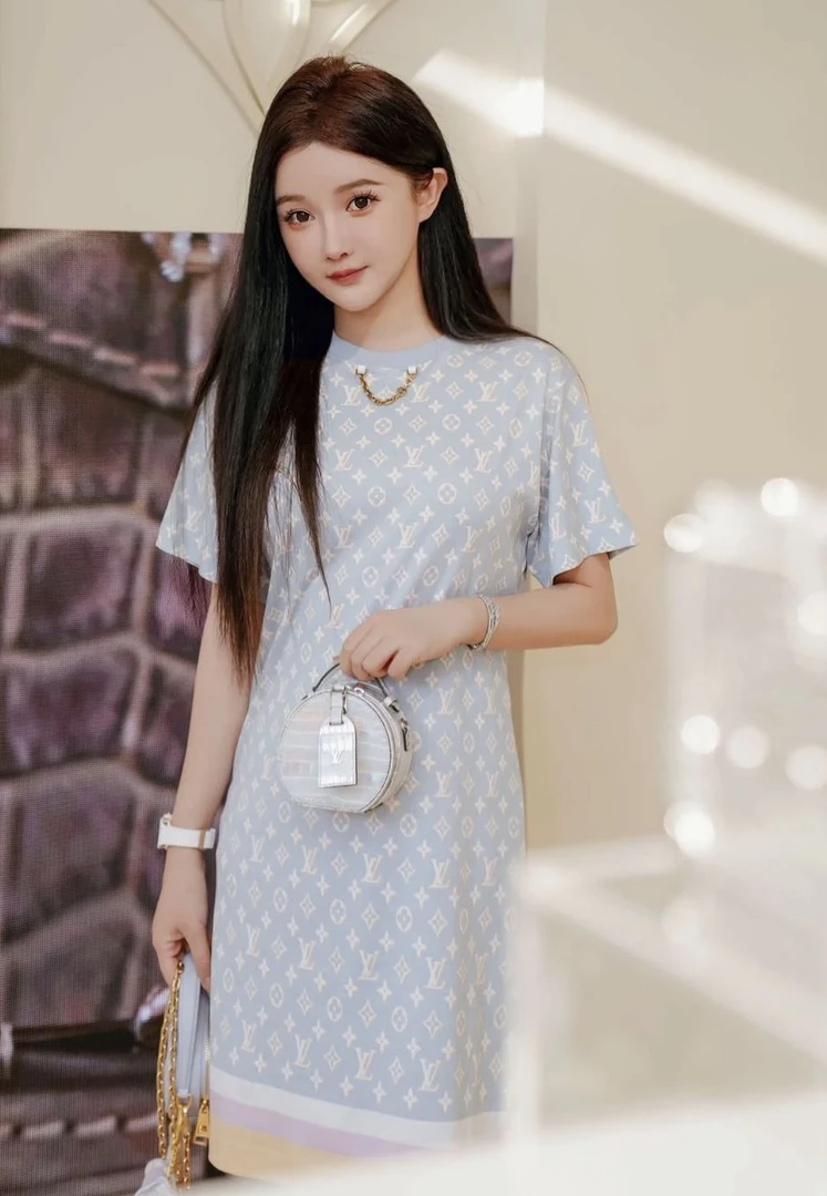 全新未使用 LouisVuitton/路易威登  cc一零八 棉 满印连衣裙XS码