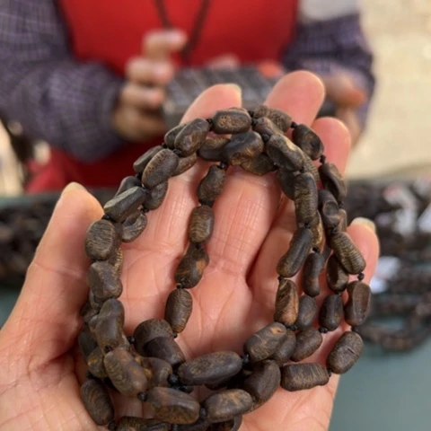 沉香手串蓝宝石沉水18克卡0.6多样性发1条