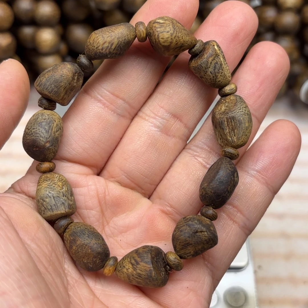 吕***哇沉香手串树丁单圈9克