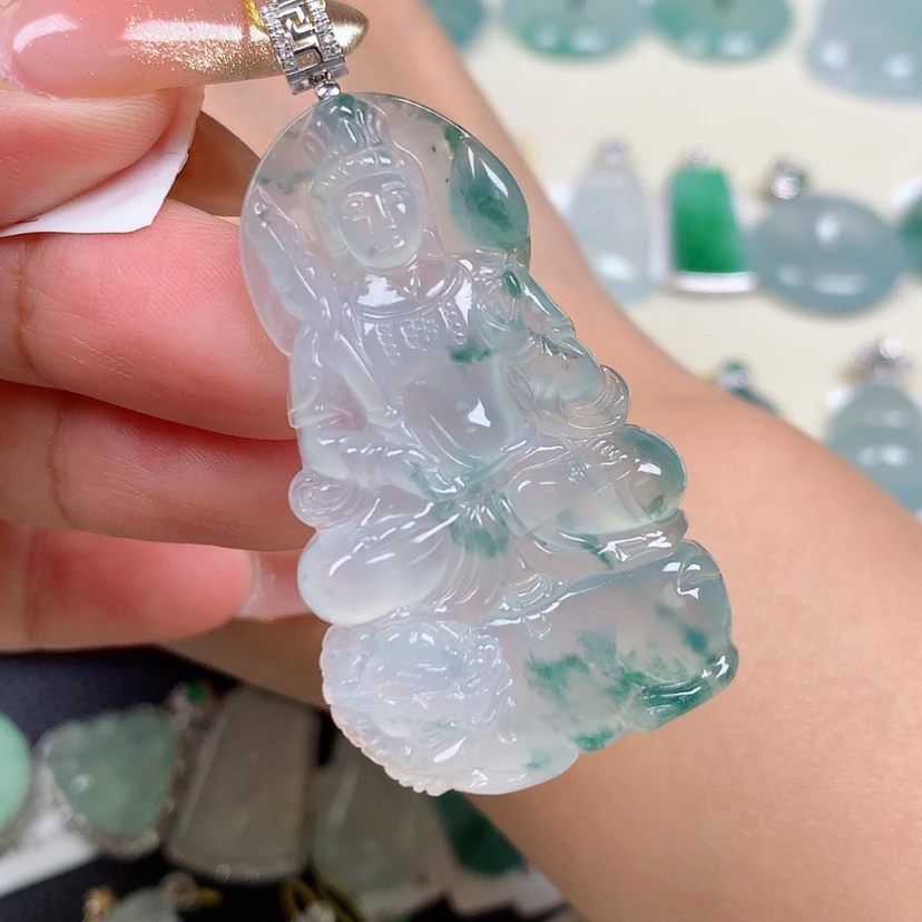 【闪购商品】翡翠18K金镶嵌颈饰虚空藏