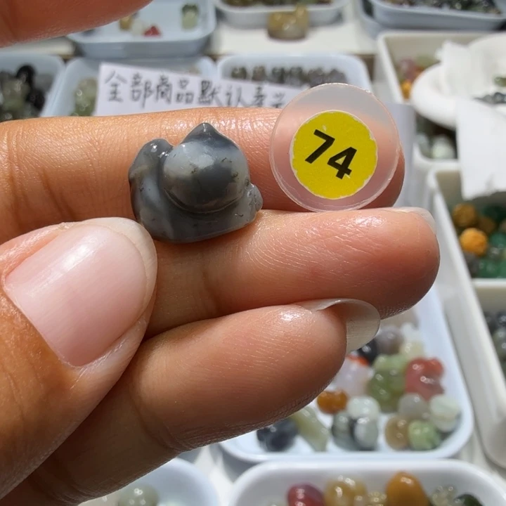 和田玉未镶嵌珠宝奇石
