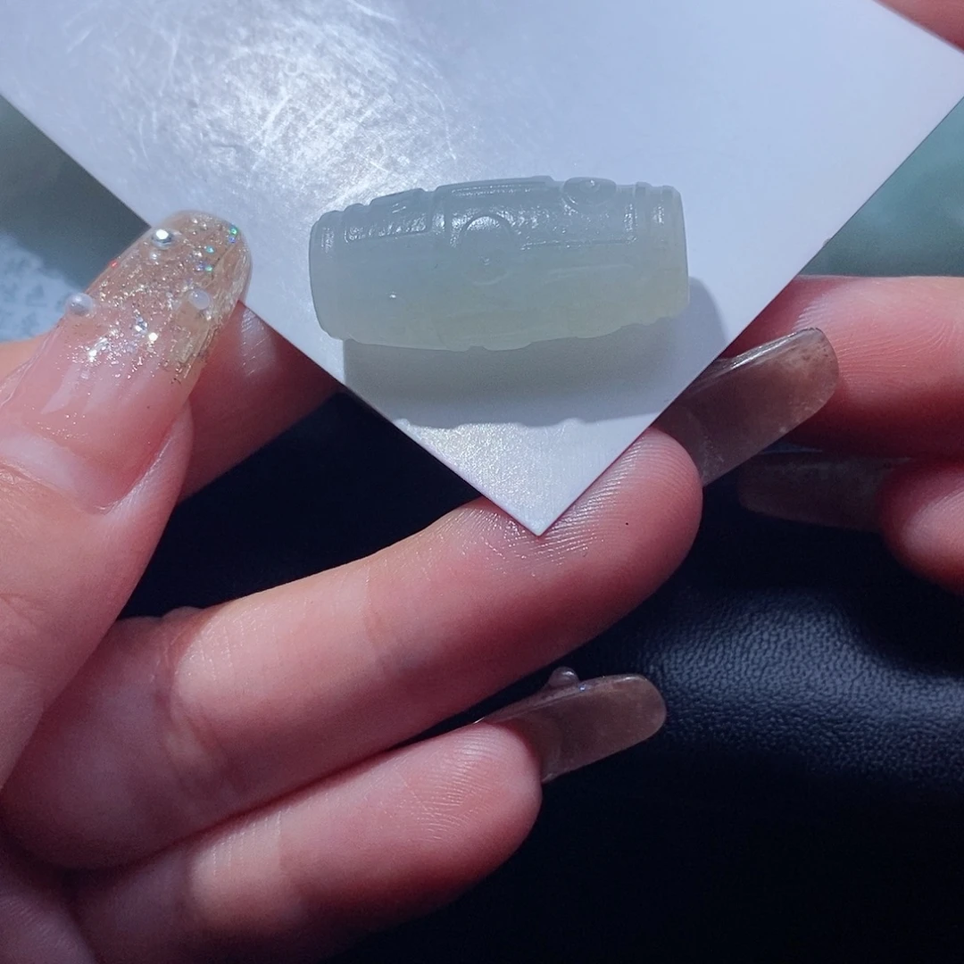 定制翡翠未镶嵌天珠