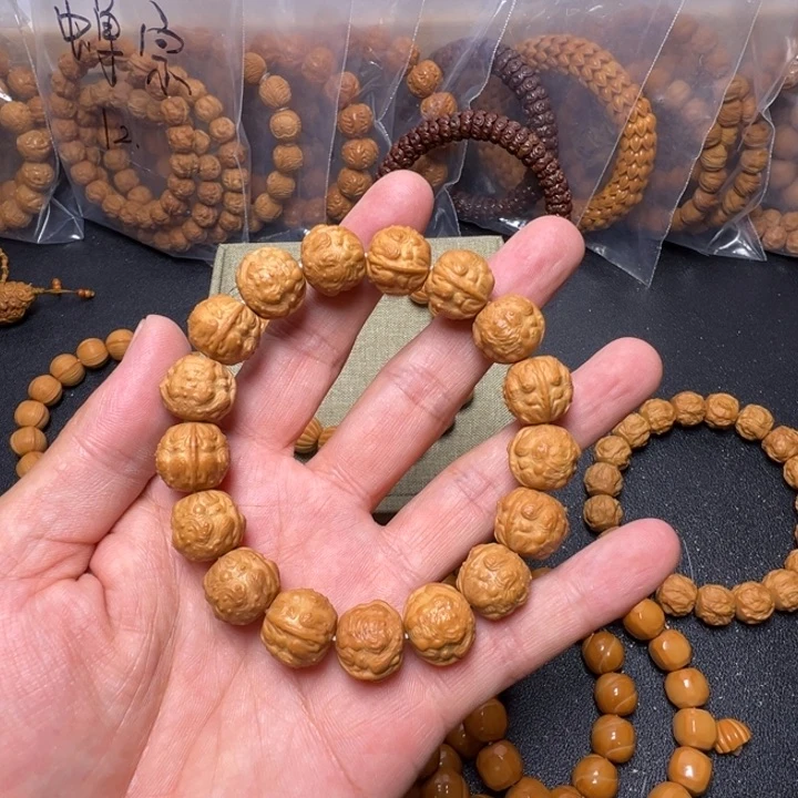 猴头核桃手串大蟾