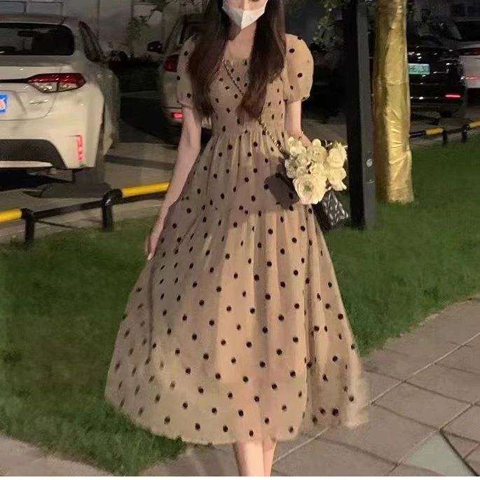 2087法式波点高级感蝴蝶结泡泡袖显瘦气质连衣裙 诗诗